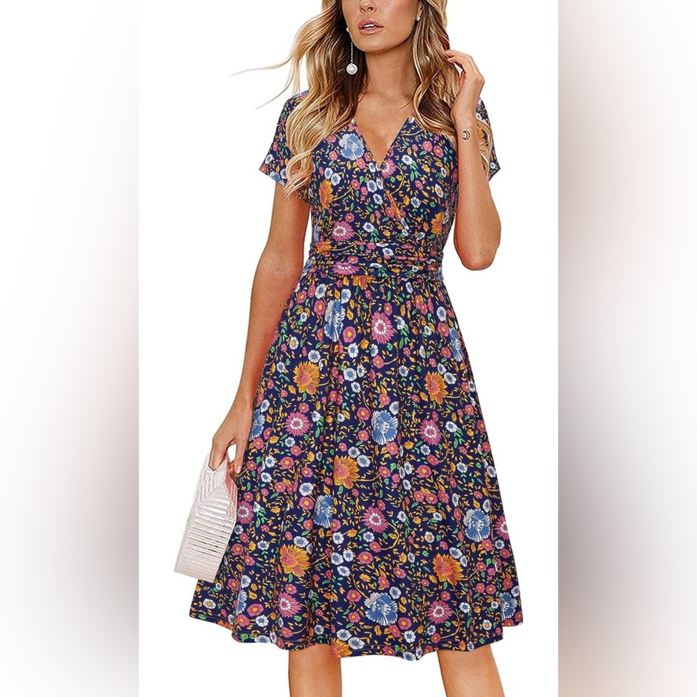 NWT! Women's Floral Short Sleeve Midi Dress with Pockets